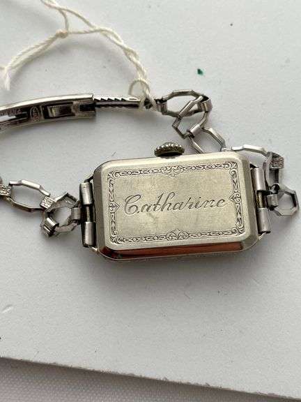 Vintage Elgin watch. Marked 14 K inside the case. In good condition.