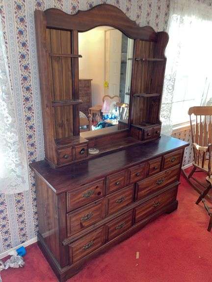 Standing dresser and matching mirrored dresser