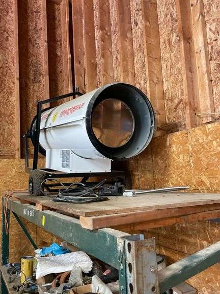 Heat star HS 4000 NG direct natural gas heater with cord control. Must be removed from top of shelving bring help and ladder. This unit appears to be in great condition and according to owner was working.