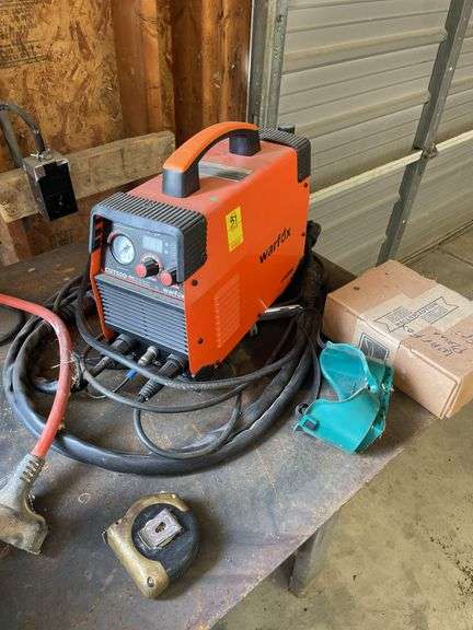 War fox plasma welder CUT50D powered on