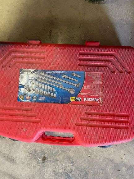 Crescent three-quarter inch drive metric rachet socket set complete in box