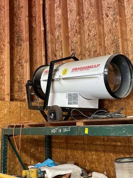 Heat star HS 4000 NG direct natural gas heater with cord control. Must be removed from top of shelving bring help and ladder. This unit appears to be in great condition and according to owner was working.