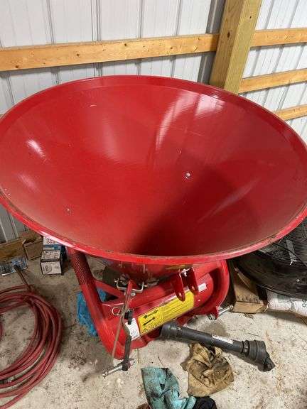 Tartar spreader and seeder with metal tub. 850 pound. 55 gallon capacity. With a hook up. Made in Italy.