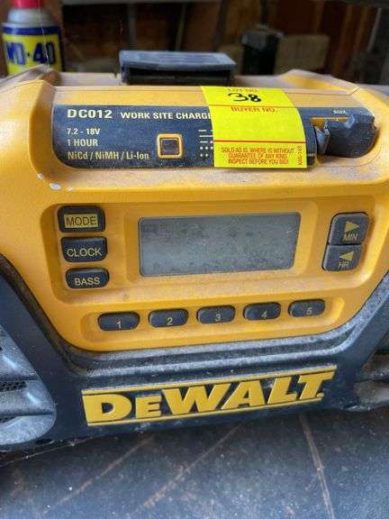 Dewalt worksite charger and radio DC 012. Working radio during setup. Sounds great