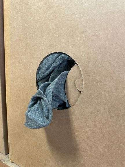Five boxes of fabric cut new shop towels. Buy the box