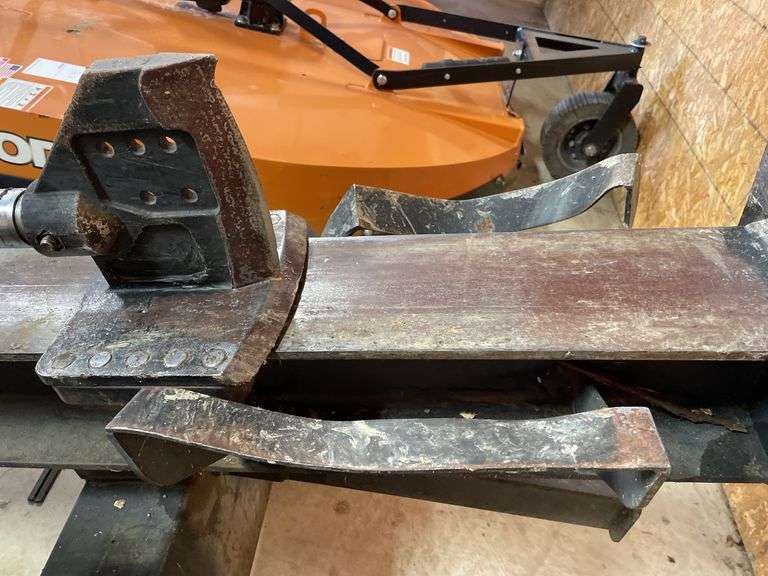 Lifan gas powered hydraulic log splitter. Single axle pull behind type. 389 cc. Manufacturing year approximately 2011. Started right up at inspection.