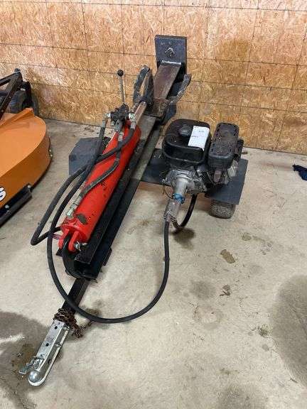 Lifan gas powered hydraulic log splitter. Single axle pull behind type. 389 cc. Manufacturing year approximately 2011. Started right up at inspection.