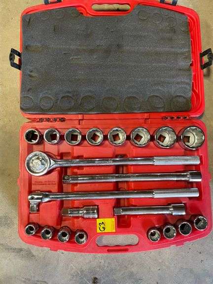Crescent three-quarter inch drive metric rachet socket set complete in box