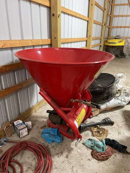 Tartar spreader and seeder with metal tub. 850 pound. 55 gallon capacity. With a hook up. Made in Italy.