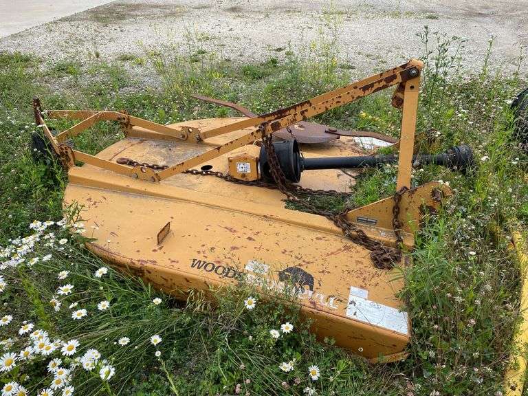 Wood brush bulll model BB 72. Outdoor. With detached blade.
