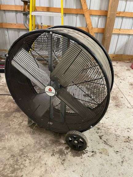 County line model BF 30 DDCL large fan on wheels. Plugged in working.