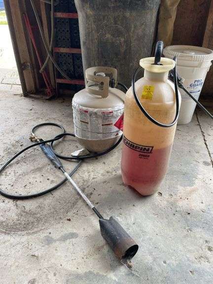 Chaplin 3 gallon sprayer and propane torch with tank