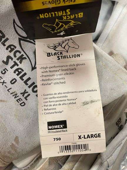 A lot of 25 Black stallion, stick gloves, high-quality leather many in original packaging by the pair