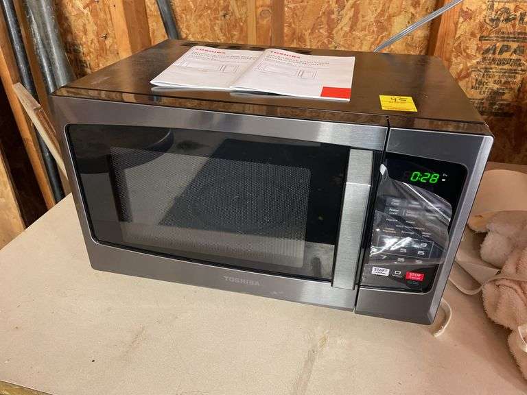 Toshiba microwave working condition appears unused