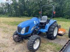 New Holland TC 40 a compact 4 x 4 utility tractor boom series. MFG. 2003–2008 Shibaura 2.0 L four cycle diesel engine. 12 speed synchronize shuttle . Approximately 40 hp engine. 540 independent rear, PTO/2000 mid. PTO. Three point rear hitch. Four-wheel-drive. Serial number G609606.1006 hours on meter. In use to maintain lawn so hours meter may vary. More Photos Coming.