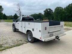 2021 Ford F550 XL service truck. Super Clean! Exceptional quality. Regular cab. 6.7 L power stroke turbo diesel engine. Automatic transmission. Reading Service Body. Dual rear wheels. Rear hitch. 7564 miles. 19,000 pound GVWR. VIN No. 1FDUF5GT8MDA14512. NOT including miscellaneous tools.  does not include transfer tank in bed or chain and other fuel tank. - Click Documents for Title. -$1,000 Credit Card Deposit. Balance by Cash, Certified Check or ACH within 48 hours after sale. Memo Title. see memo title