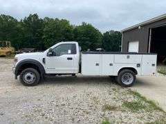 2021 Ford F550 XL service truck. Super Clean! Exceptional quality. Regular cab. 6.7 L power stroke turbo diesel engine. Automatic transmission. Reading Service Body. Dual rear wheels. Rear hitch. 7564 miles. 19,000 pound GVWR. VIN No. 1FDUF5GT8MDA14512. NOT including miscellaneous tools.  does not include transfer tank in bed or chain and other fuel tank. - Click Documents for Title. -$1,000 Credit Card Deposit. Balance by Cash, Certified Check or ACH within 48 hours after sale. Memo Title. see memo title