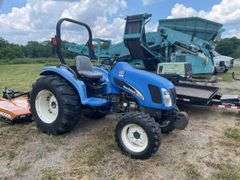 New Holland TC 40 a compact 4 x 4 utility tractor boom series. MFG. 2003–2008 Shibaura 2.0 L four cycle diesel engine. 12 speed synchronize shuttle . Approximately 40 hp engine. 540 independent rear, PTO/2000 mid. PTO. Three point rear hitch. Four-wheel-drive. Serial number G609606.1006 hours on meter. In use to maintain lawn so hours meter may vary. More Photos Coming.