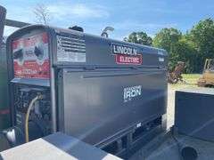 2008 Ford F350 super duty cab. 231,301 miles. Welding truck. 6.8 L Triton V 10 gasoline engine. Manual transmission. Door wheels. Steel flatbed set up for welding rig with toolboxes and vice. Rear hitch. Four-wheel-drive. 13,000 pound GVWR. VIN No. 1FDWF37YXAED29529. Includes Lincoln electric SAE 300 MP welder with accessories and cutting torch/tanks.  -$1,000 Credit Card Deposit. Balance by Cash, Certified Check or ACH within 48 hours after sale. (We drove this approx 5 miles from other site. Ready to work)