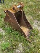 CAT excavator bucket, GCR01540. Plate says 24 inch.