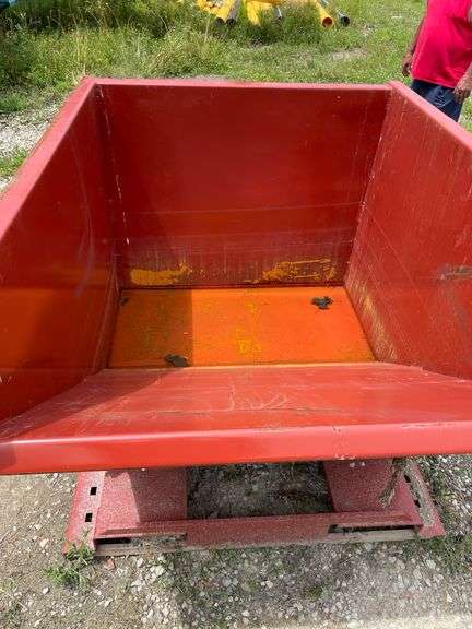 KC self dumping hopper
