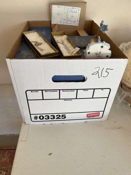Demdaco figurines in box, miscellaneous