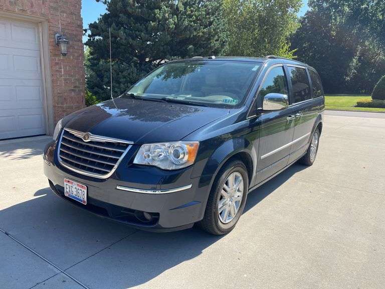 Bidding Closed! '09 Town & Country, Furnishings, Contents, 250 + Lots! - Poland, OH