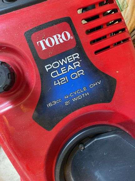 Toro 421QR snow thrower still has maintenance tag. Not started ￼ good compression.