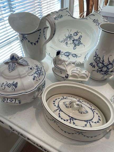 Living room. A collection of Villeroy and Boch Luxembourg.