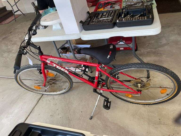 Trek, flat bar, bike, appears to be ladies or teen size