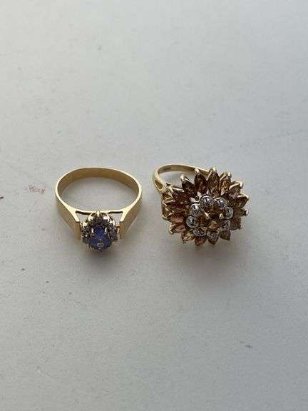 (2) ladies rings. Engraved 14 K. With semi precious stones. Total weight 9.0 g ￼