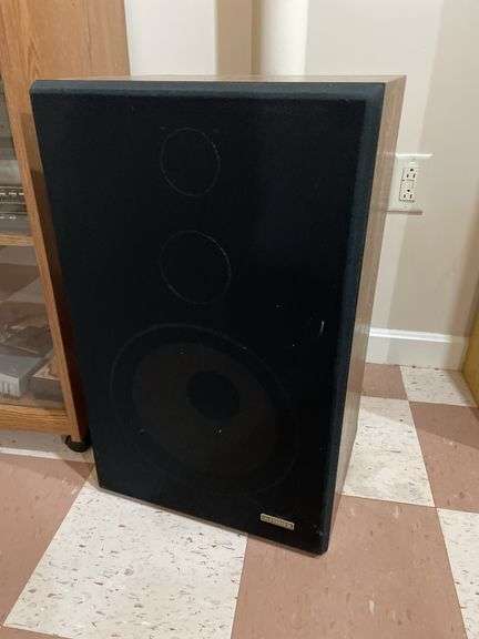 Basement. Vintage audio. Do CS 514. Technics equalizer SH – 8028. Fisher cassette deck. Technics receiver. Fisher speakers. In cabinet with other miscellaneous audio items. Includes wire Eiffel Tower Lamp