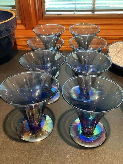 High quality, sorbet set in iridescent blue