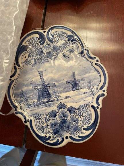 Dining room. Lot of Porcelain