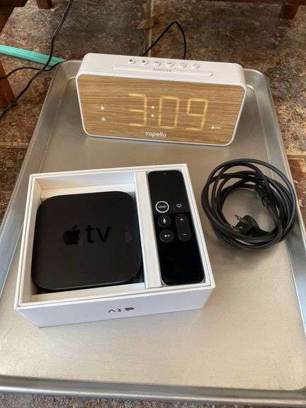 Kitchen. Apple TV and Copello clock.
