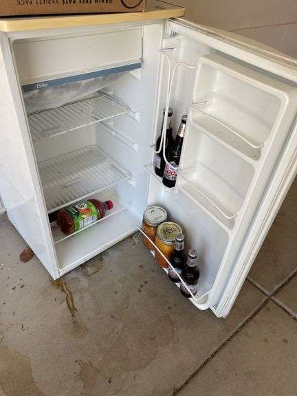 GE ￼ mini fridge, nice and cold, Content is not included