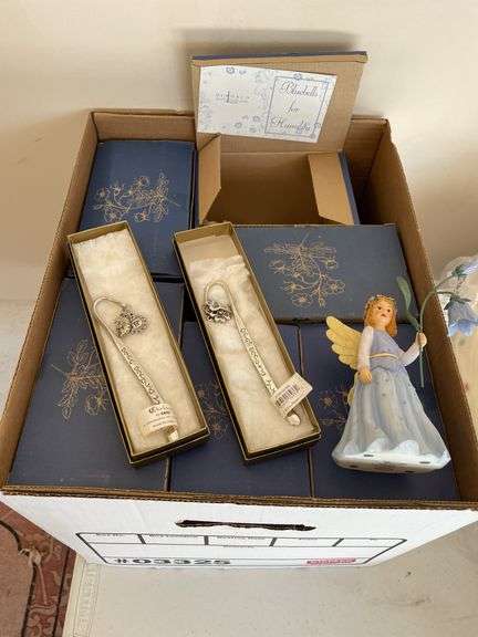 Demdaco figurines in box, miscellaneous
