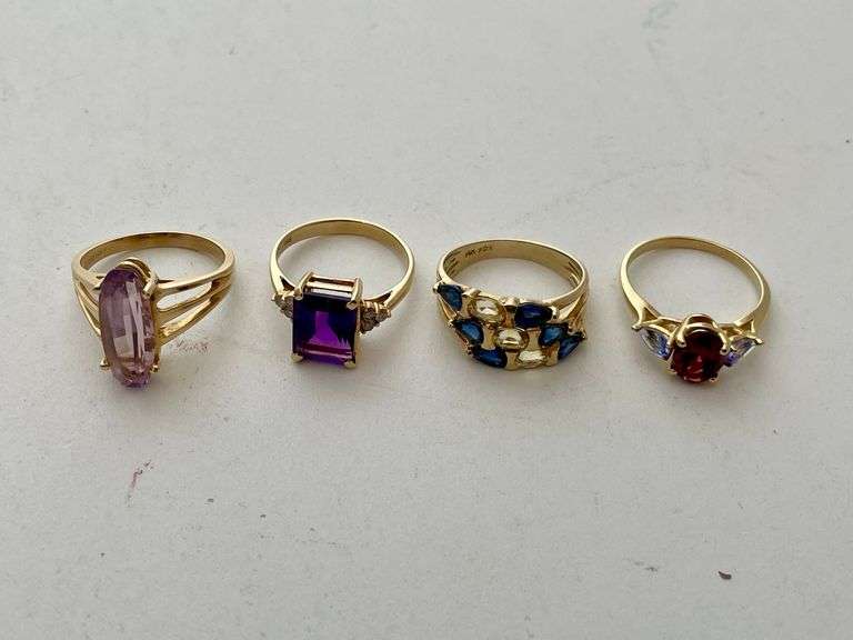 (4) women’s rings. Engraved 14 K. With semi precious stones. Total weight 13.5 g.