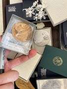 Tray of miscellaneous Wendell August, Forge ornaments