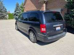 2009 Chrysler Town & Country minivan. 85,872 miles. Very clean and loaded.  Started with jump. Drives great. AC is blowing cold.  VIN number 2A8HR64X09R581255