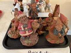 Entryway. Gnome figurines.