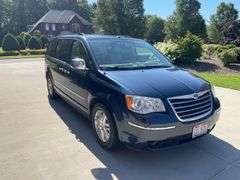 2009 Chrysler Town & Country minivan. 85,872 miles. Very clean and loaded.  Started with jump. Drives great. AC is blowing cold.  VIN number 2A8HR64X09R581255