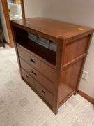 Modern 34 inch wide stand. ￼ basement easy loadout.