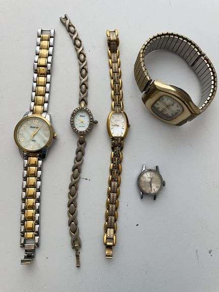 A lot of vintage watches