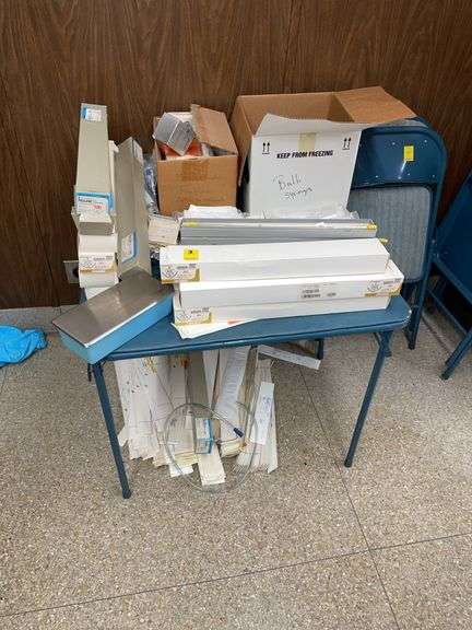 Large lot of sutures, syringes, surgical steel, blades. Excellent for Vet veterinary care all for one money.