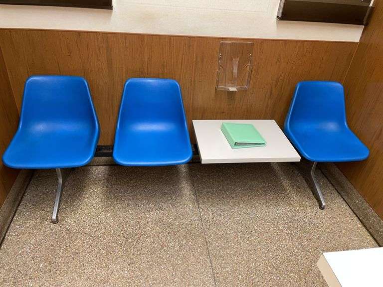 Retro tandem seating unit.