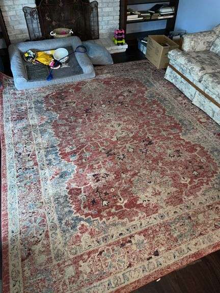 Den. 10 x 8’ area rug.