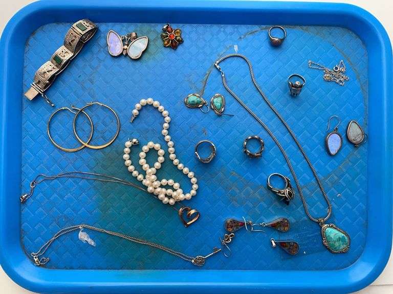 Tray some Sterling jewelry. Many pieces engrave 925 or Sterling.