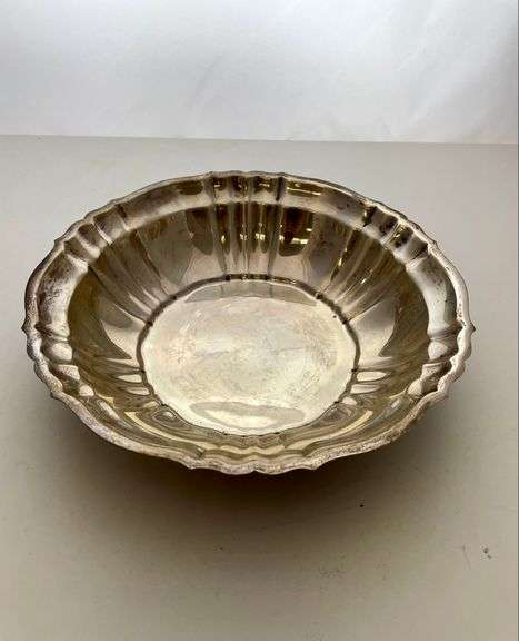 Gorham Sterling bowl. Engraved Chippendale on back. Total weight 469.1 g.