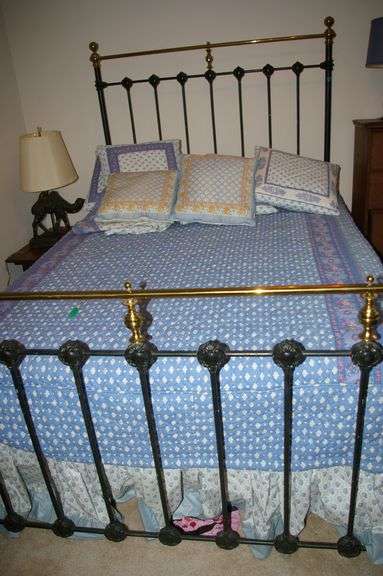 Cast Iron Full Size Bed & Pillows